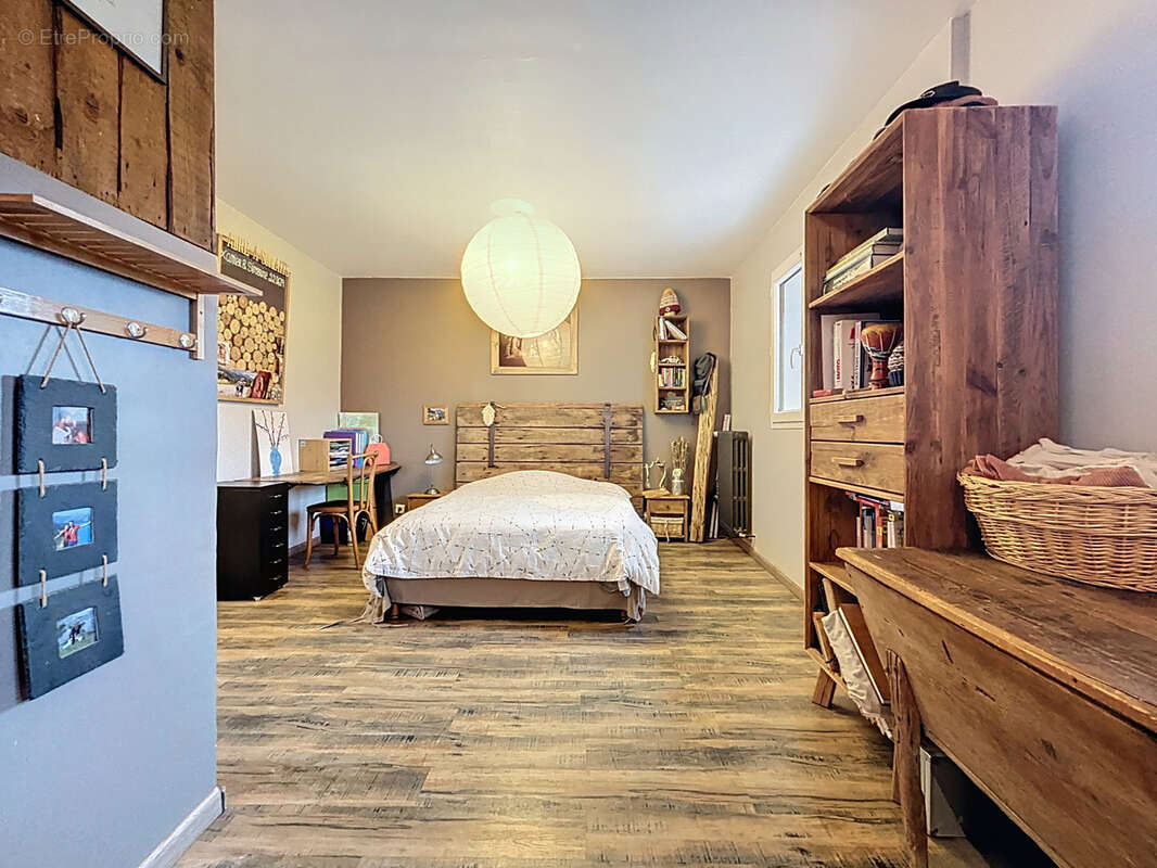 Maison à SAINT-PIERRE-DE-SOUCY