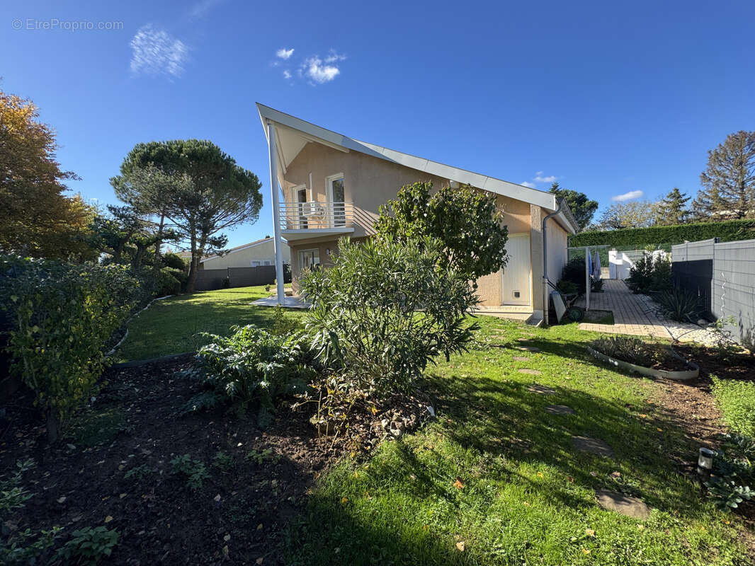 Maison à SAINT-MARCEL-LES-VALENCE