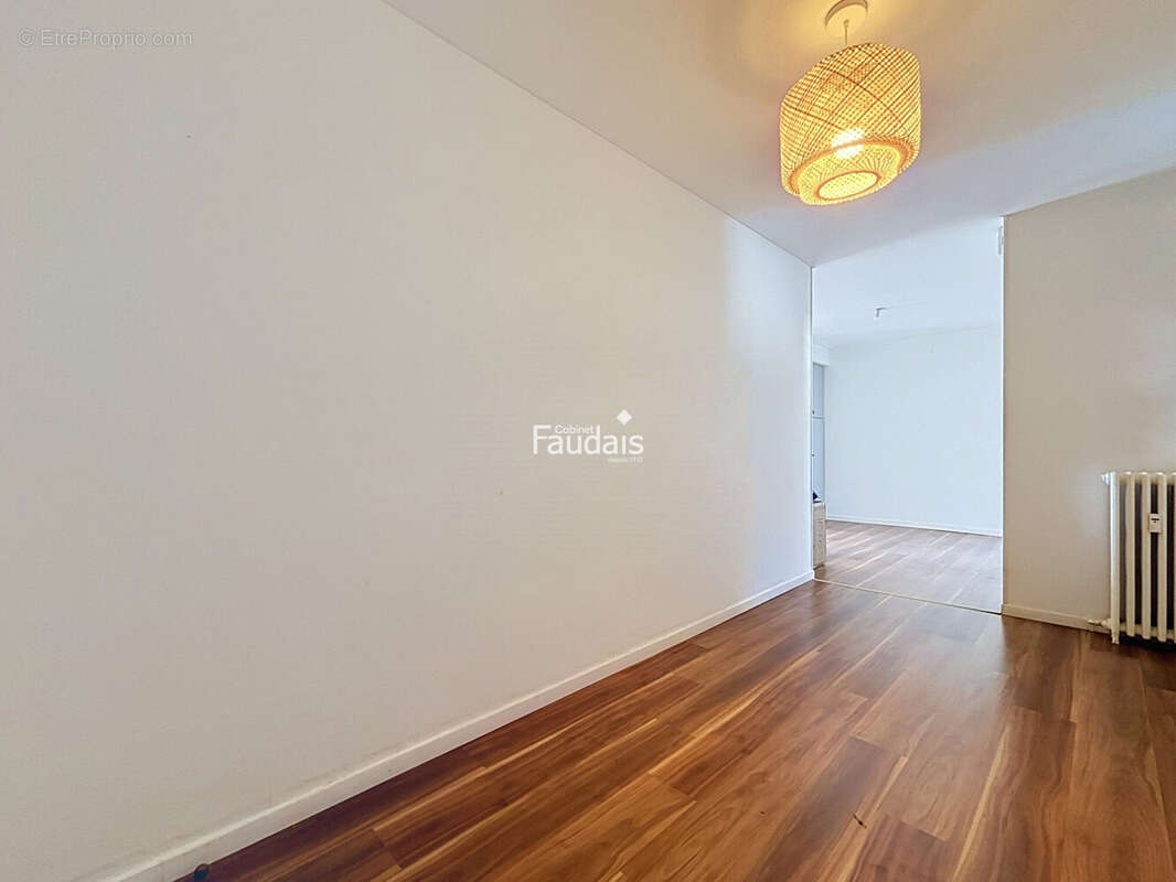 Appartement 65 m² à Saint-Lo  - photo 7