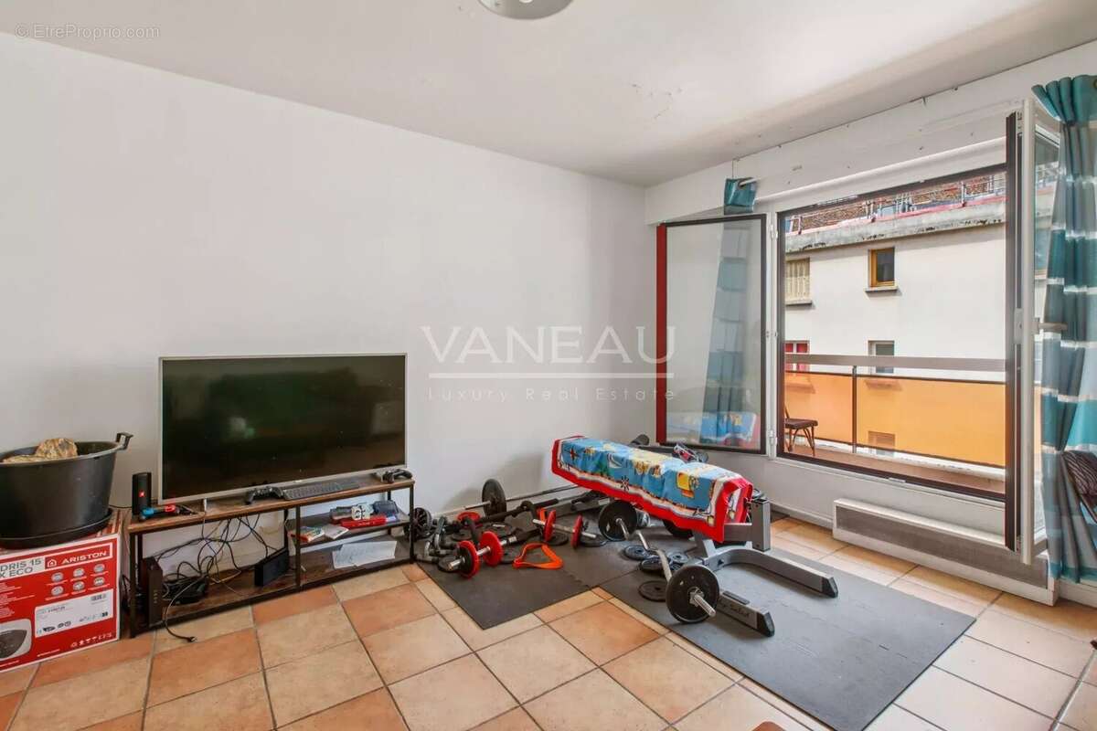 Appartement à PARIS-19E