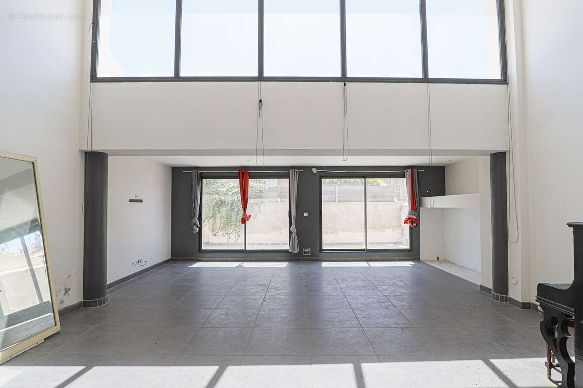 Appartement à MARSEILLE-1E