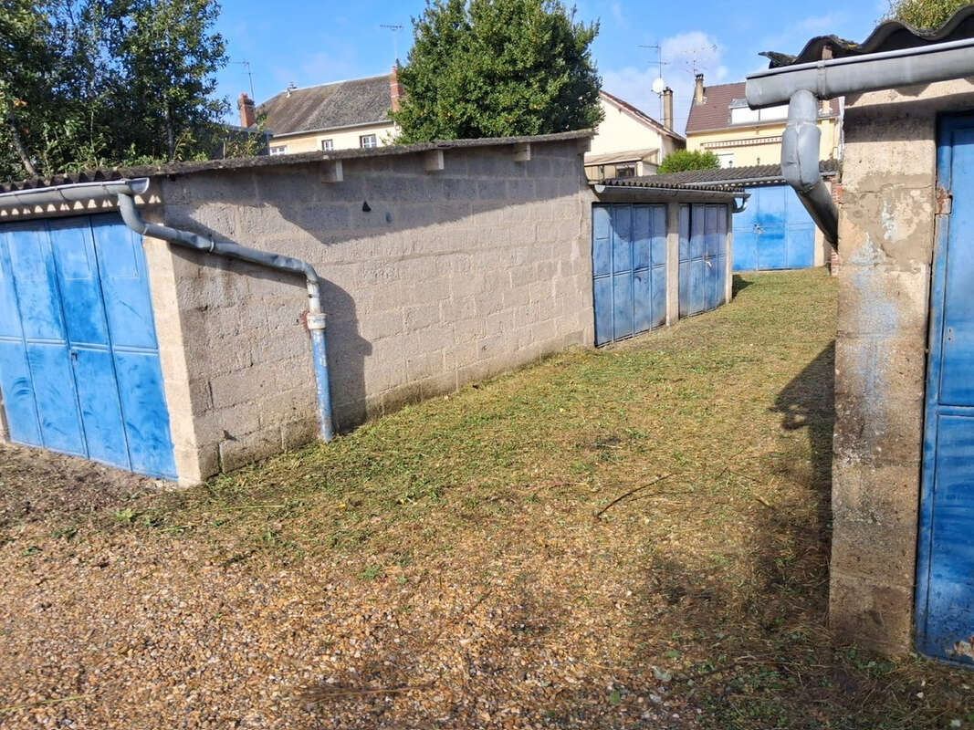 Parking à BEAUMONT-SUR-OISE