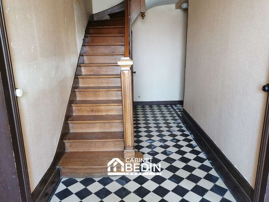 Maison 310 m² à Branne  - photo 7