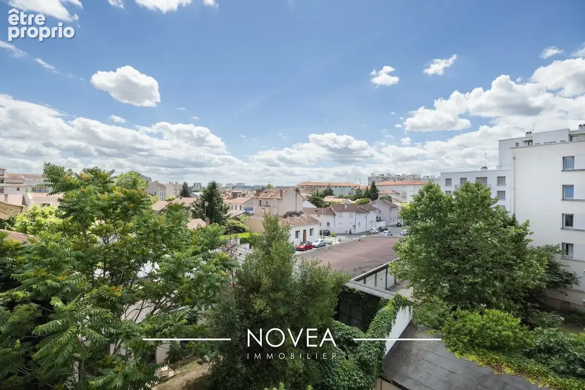 Appartement 80 m² à Lyon-8e  - photo 4