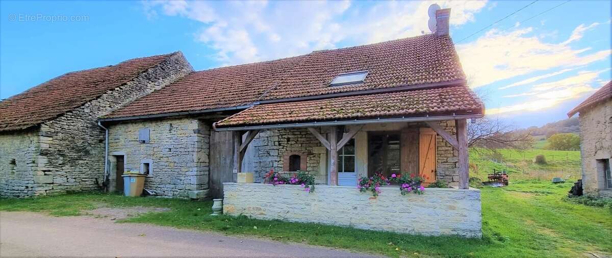 Maison à JAILLY-LES-MOULINS