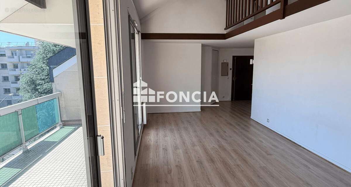 Appartement à SAINT-MAUR-DES-FOSSES