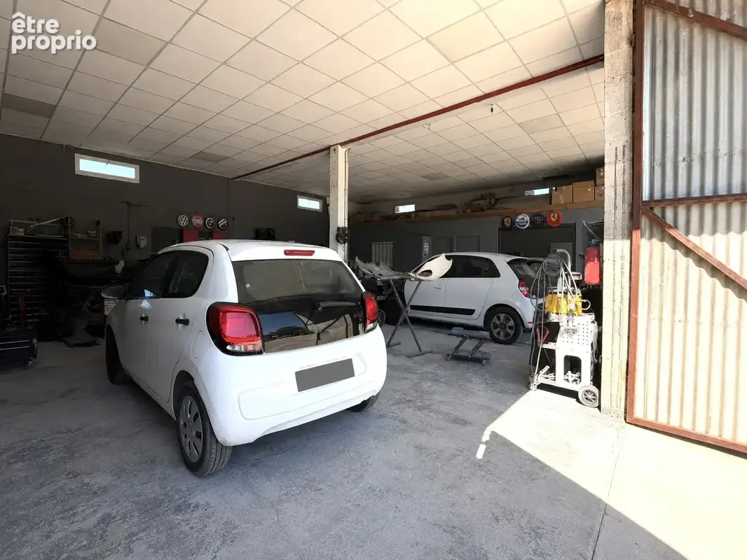Saint-mitre-les-remparts   fonds de commerce carrosserie - photo 3
