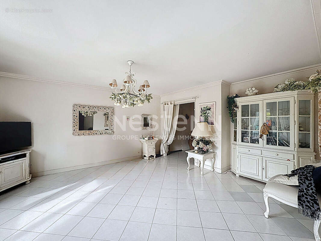 Appartement à GOUVIEUX