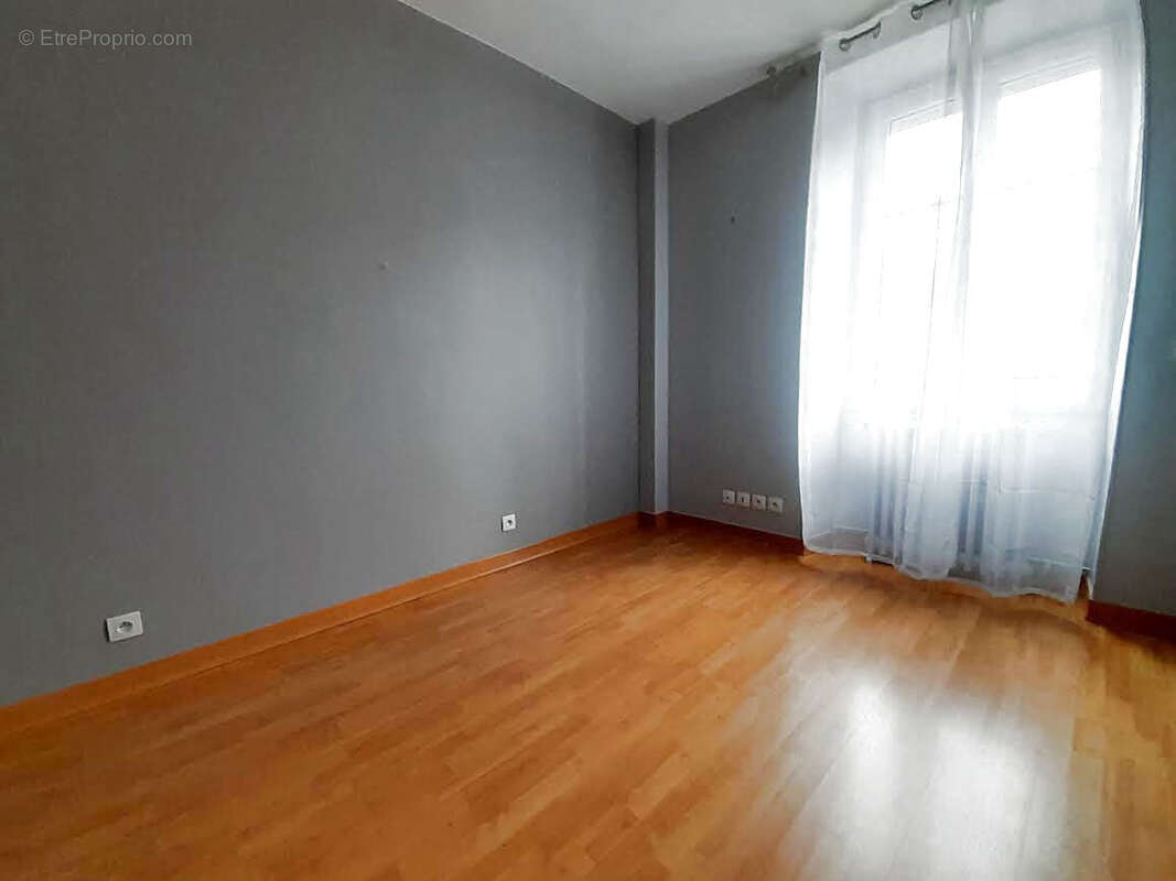 Maison à COULANS-SUR-GEE