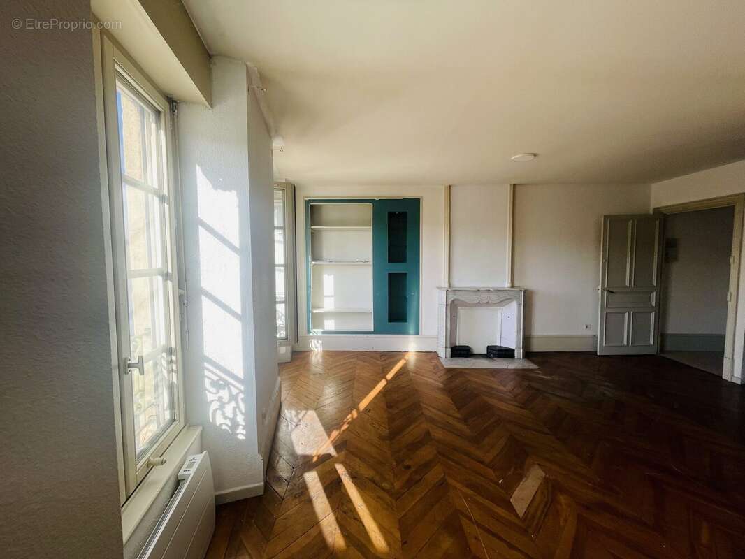 Appartement à ROMANS-SUR-ISERE