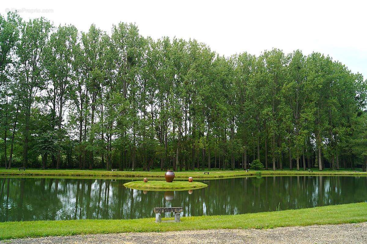 Terrain à BEAUVAIS