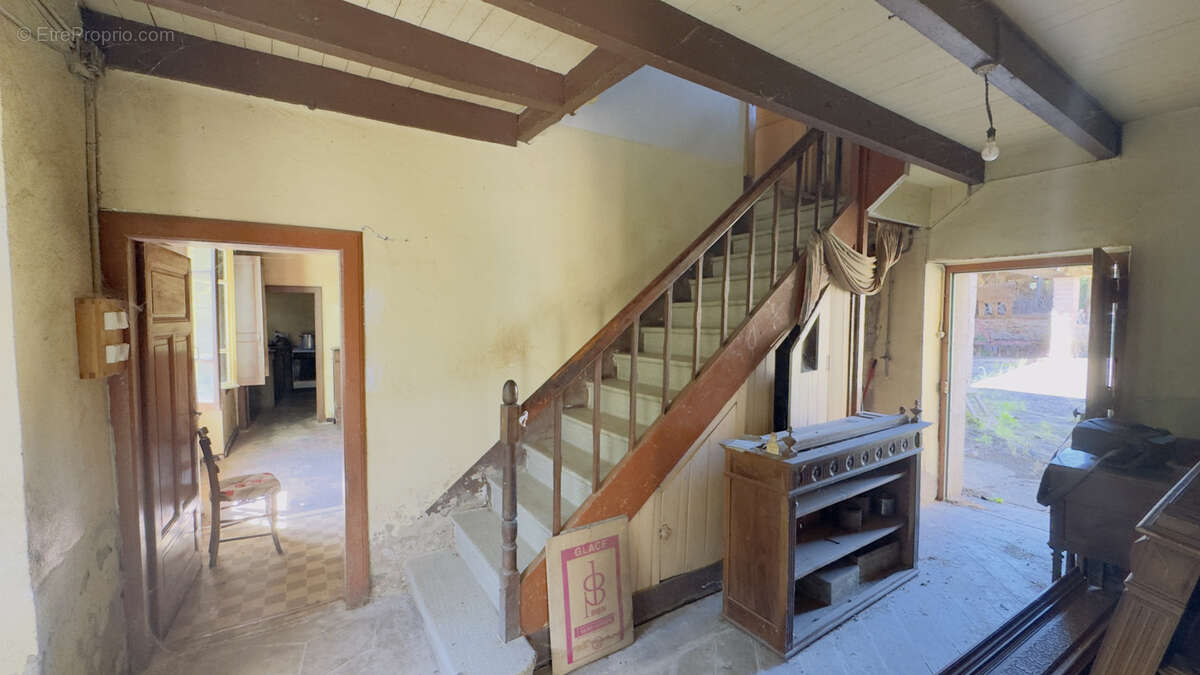 Maison à JOUQUEVIEL