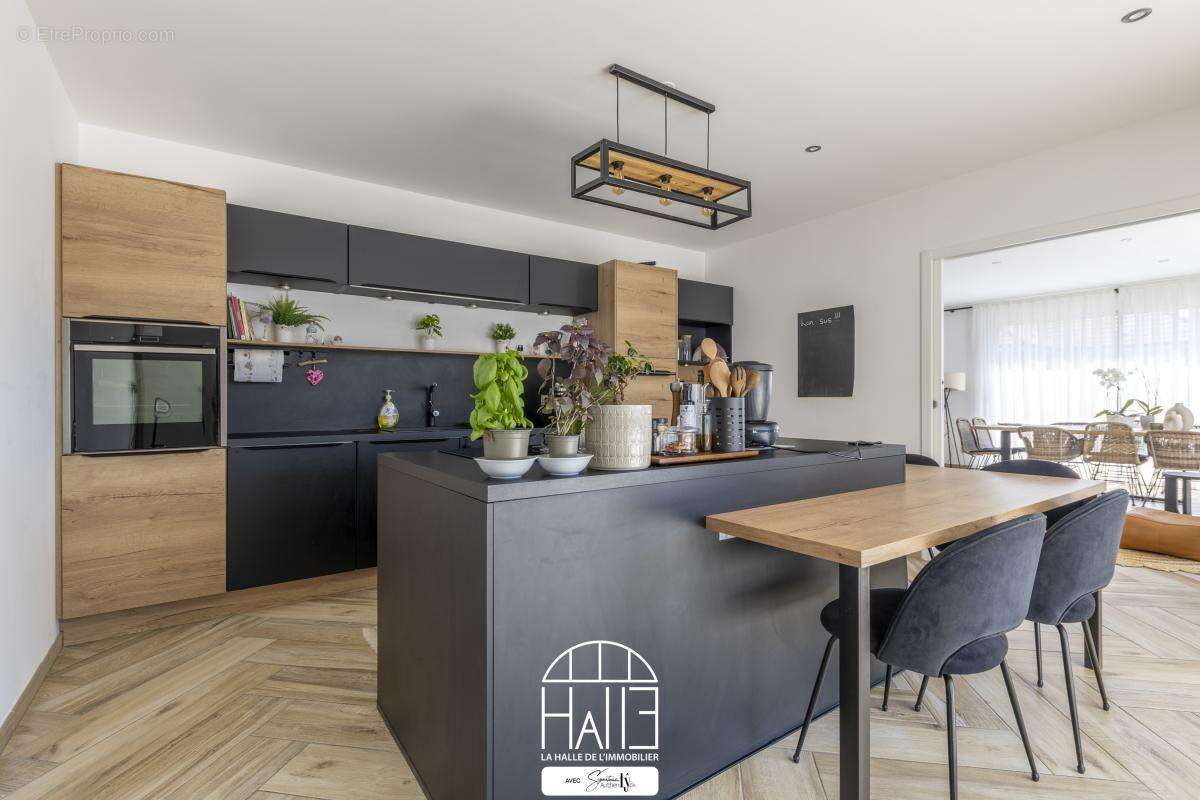 Maison 221 m² à Chateauroux  - photo 7