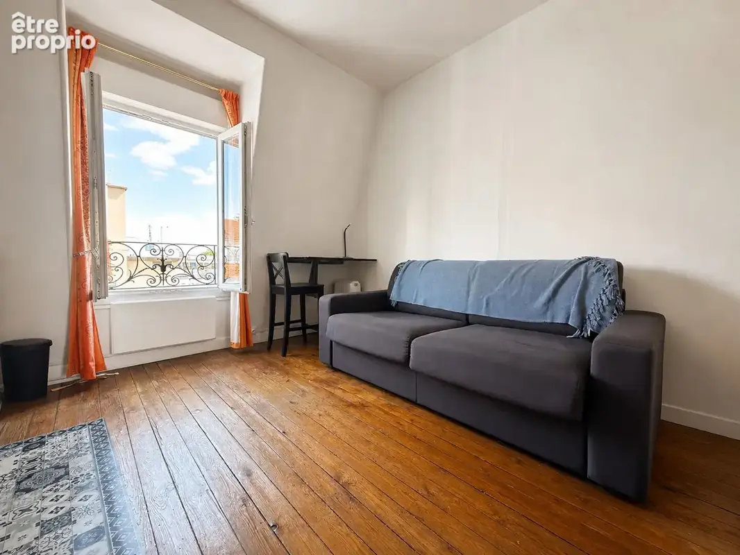 Studio en dernier étage avec vue sur le Sacré-Coeur et la Tour Eiffel - Batignolles - photo 2
