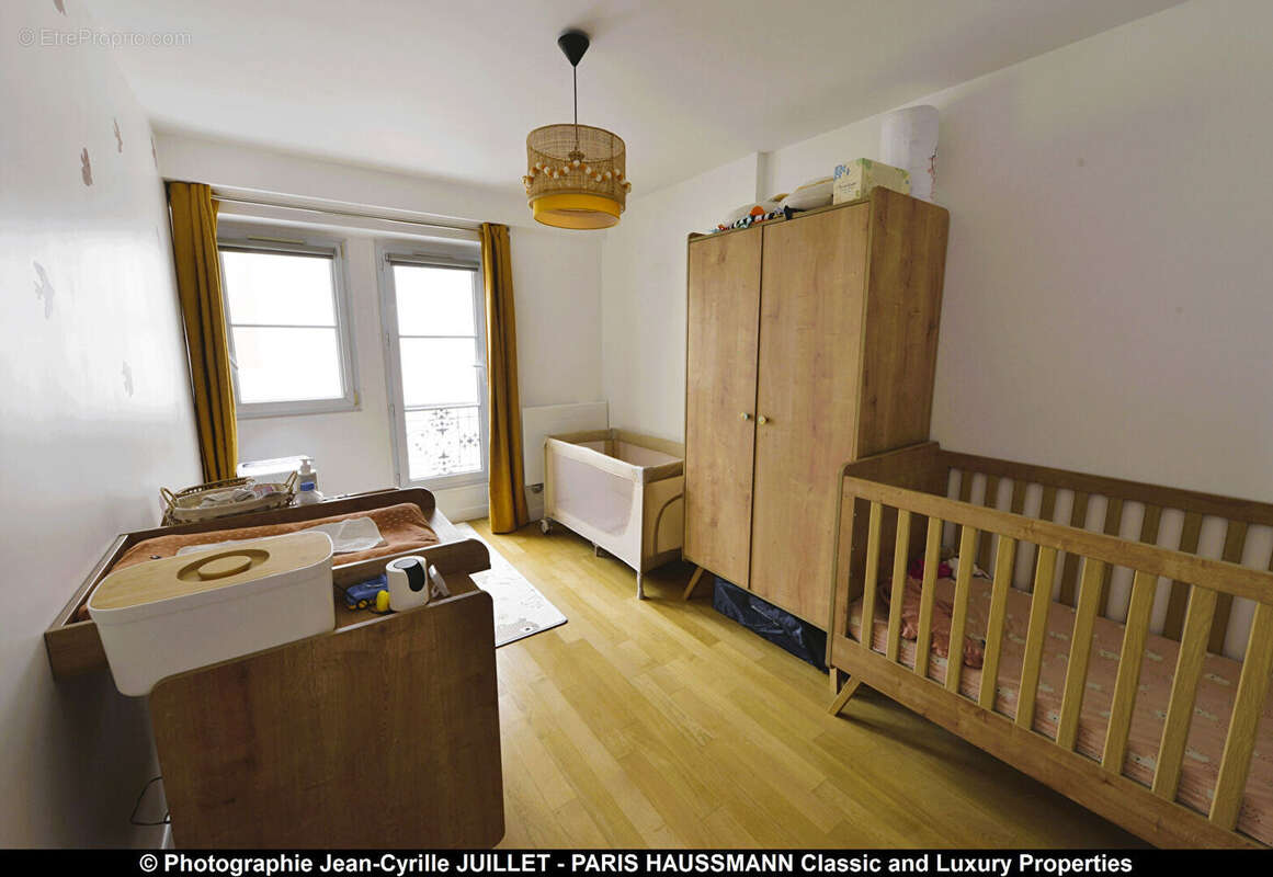 Appartement à PARIS-17E