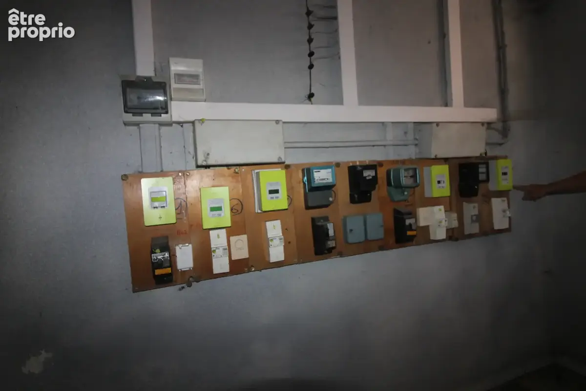 IMMEUBLE d'un total de 525 m2. - photo 2