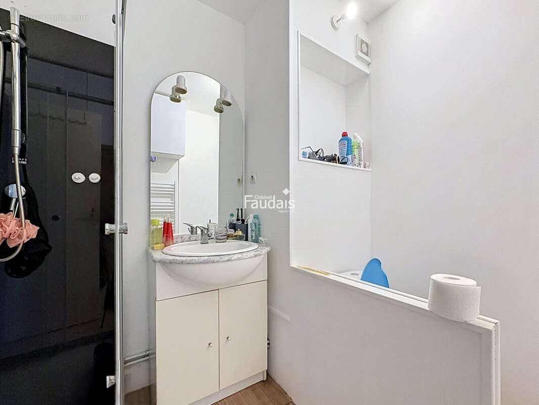 Appartement 38 m² à Saint-Lo  - photo 7