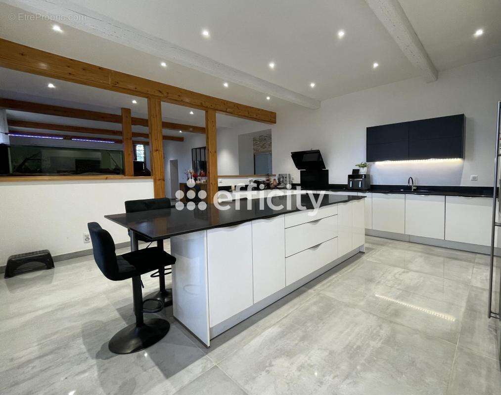 Maison à SAINT-AMADOU