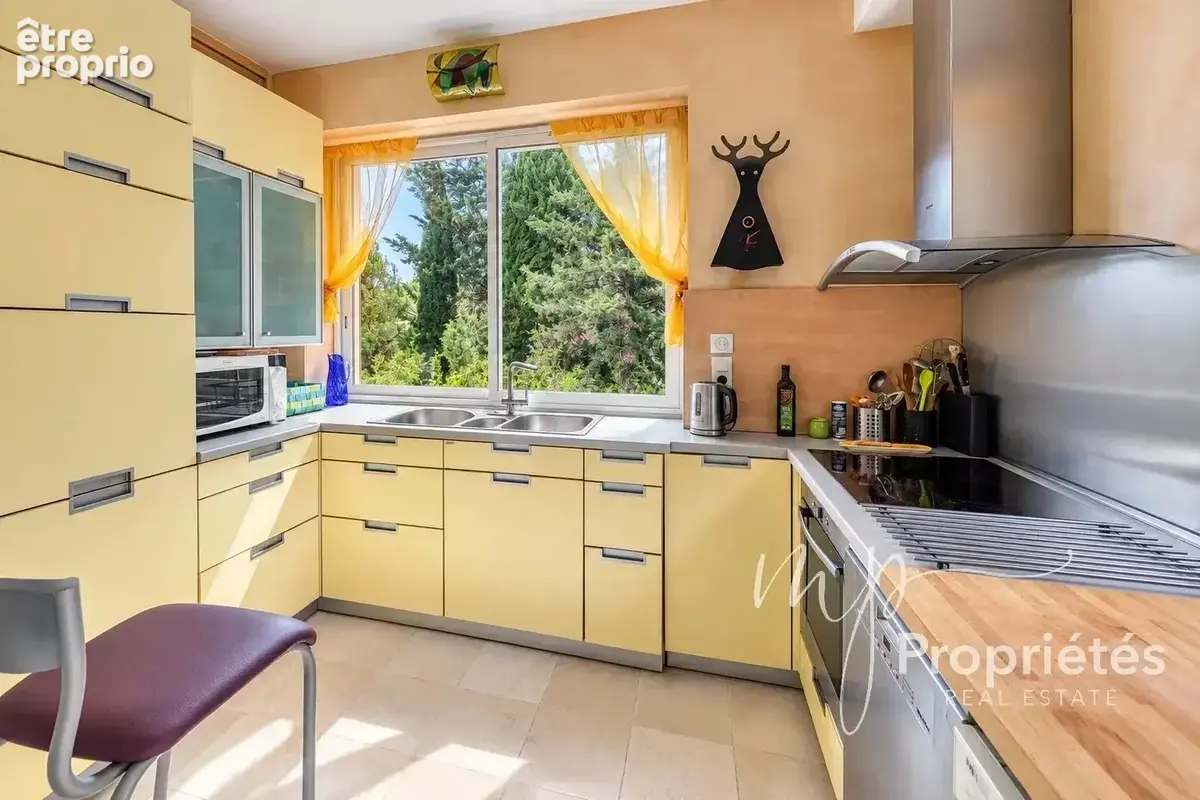 À VENDRE Rayol Canadel sur mer – Appartement de charme au dernier étage – Vue mer – Plage et village à pied. - photo 19
