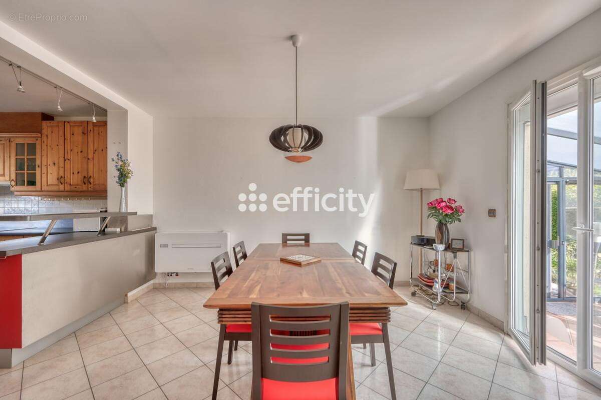 Maison à MERY-SUR-OISE