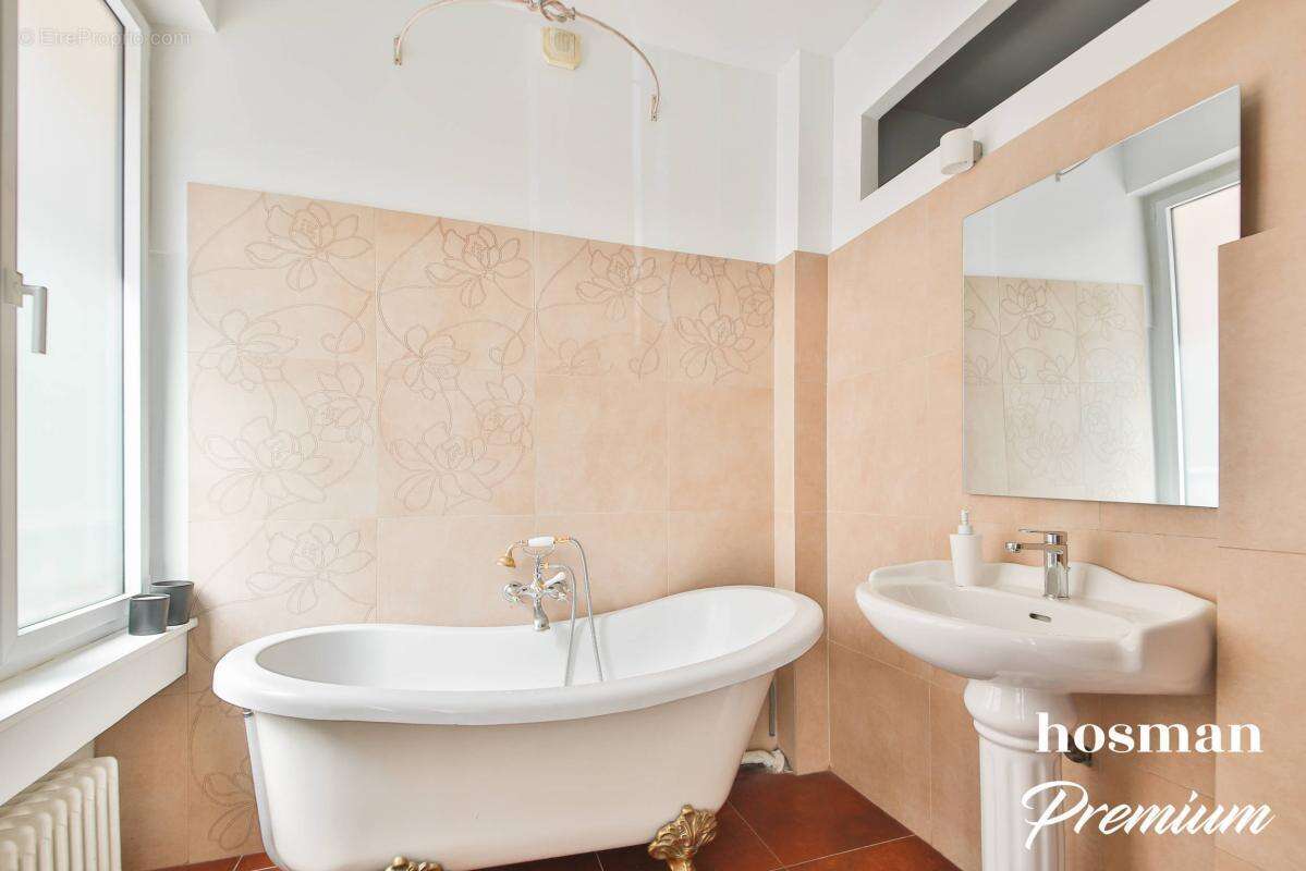 Appartement à PARIS-16E