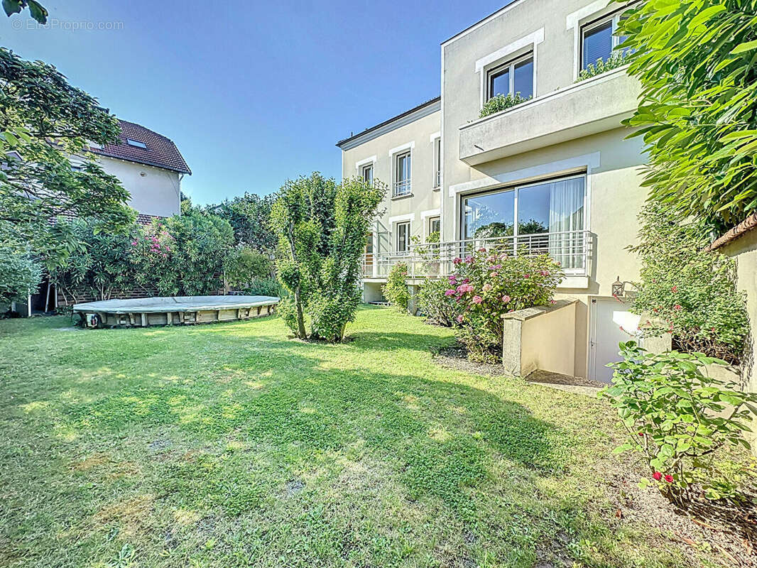 Maison à SAINT-MAUR-DES-FOSSES