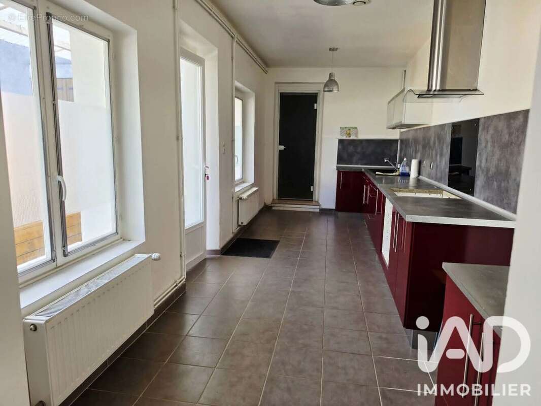 Maison 120 m² à Charmoy  - photo 8