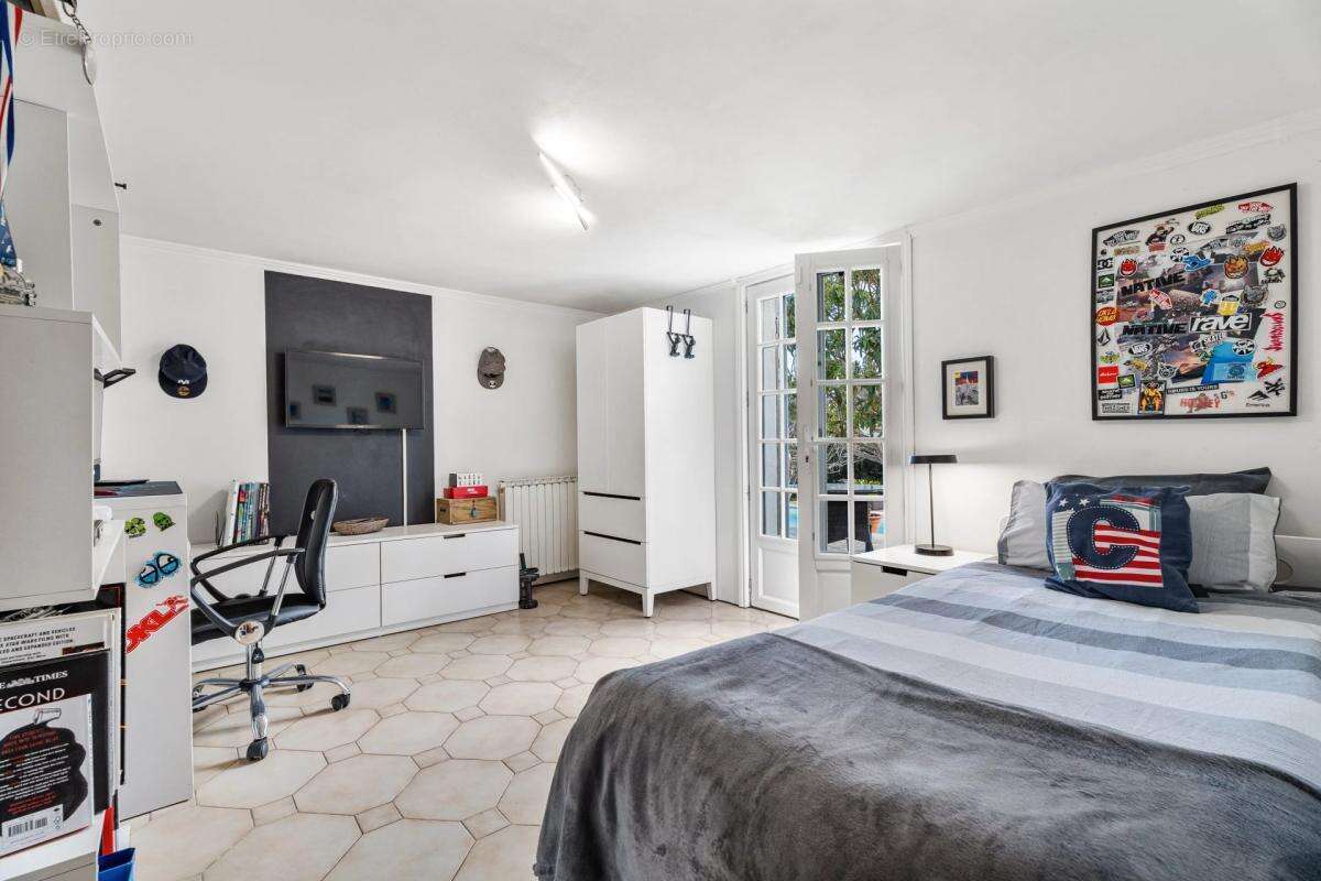 Maison à VALBONNE