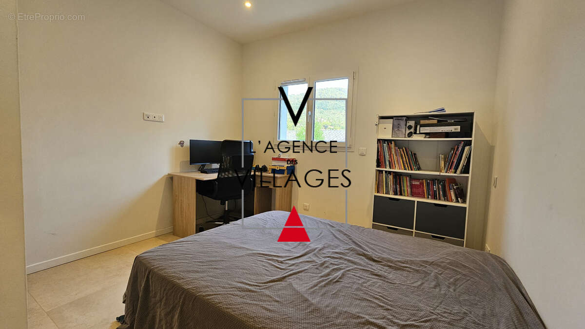 RARE , Bas de villa de plein pied Neuf  avec jardin privatif de 450M 2 - photo 14