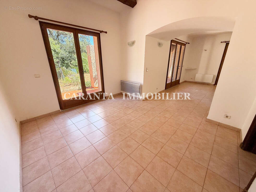 Vente villa 4 pièces Sainte-Maxime proche centre ville avec garage et piscinable - photo 9