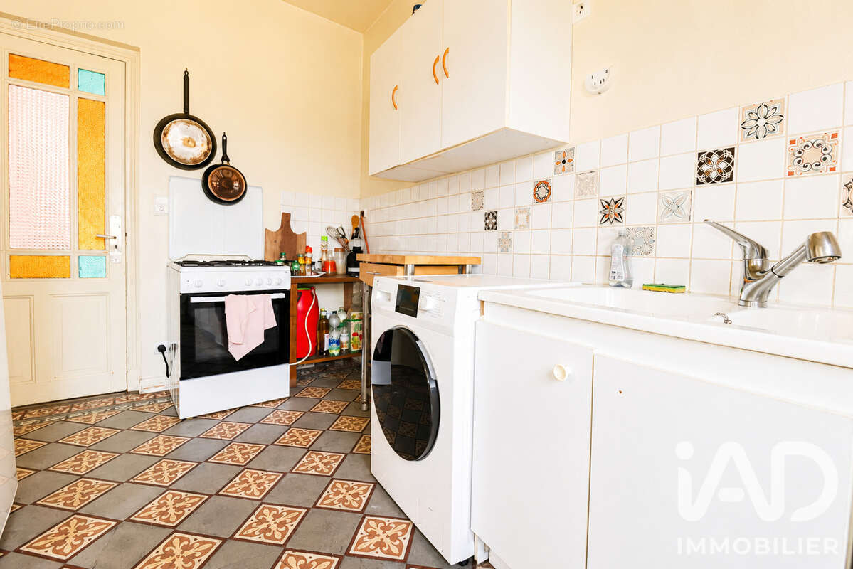 Maison 266 m² à Neuvic  - photo 9