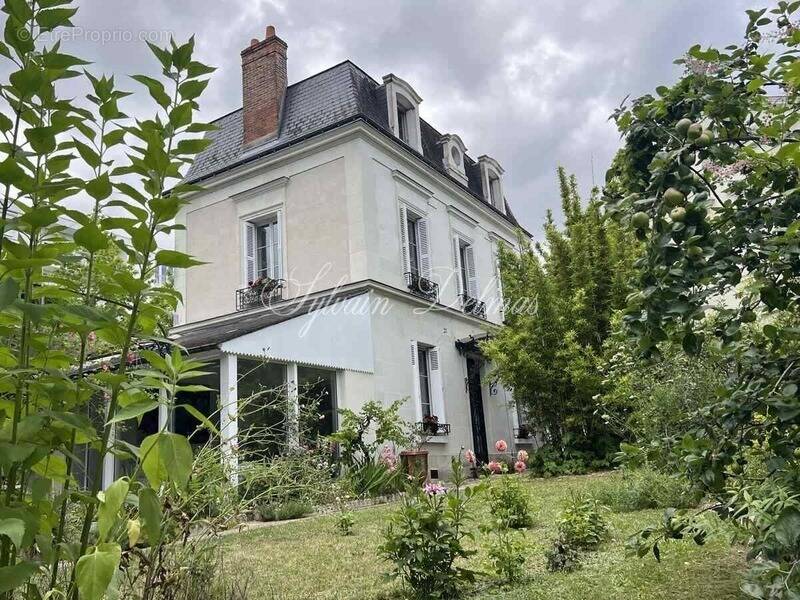 Maison à SAINT-CYR-SUR-LOIRE