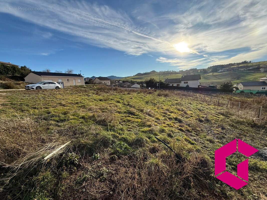 Terrain à YSSINGEAUX