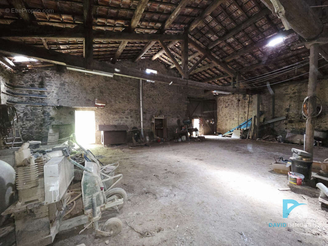 Villa avec garage et remise - photo 5