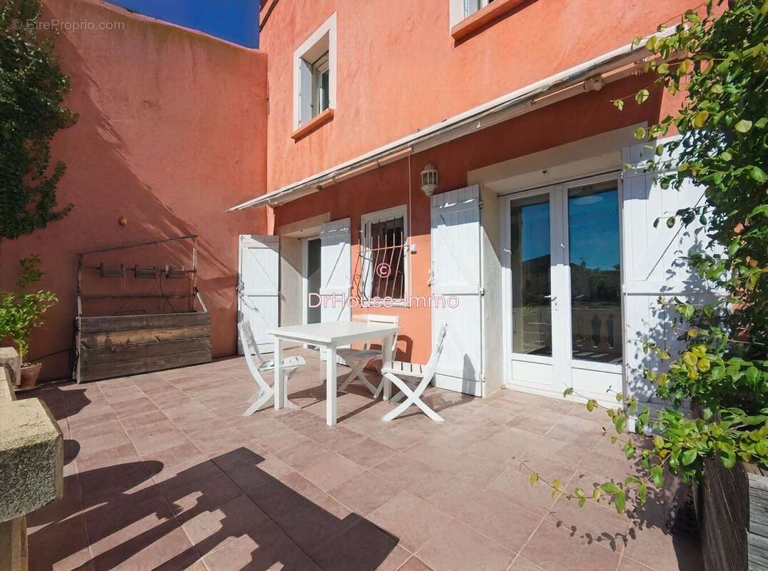 Maison 210 m² à Saint-Cannat  - photo 2