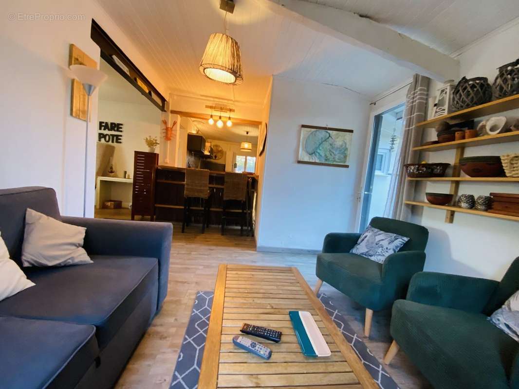 SALON - Maison à SOULAC-SUR-MER