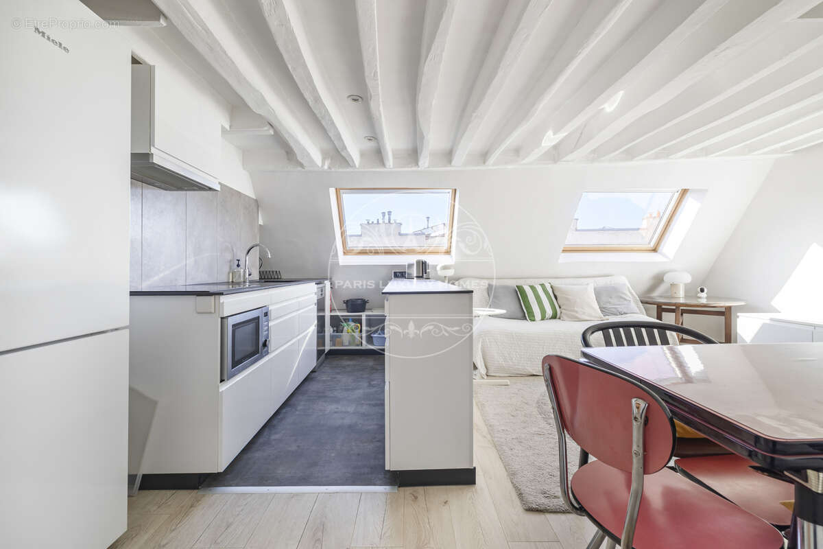 Appartement à PARIS-2E