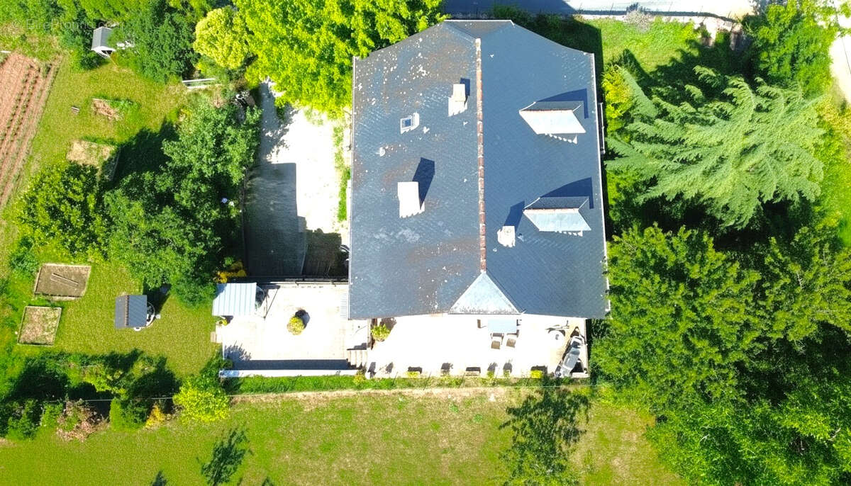 Maison d'environ 255 m² avec 2 Logements + 954 m² de terrain - photo 18