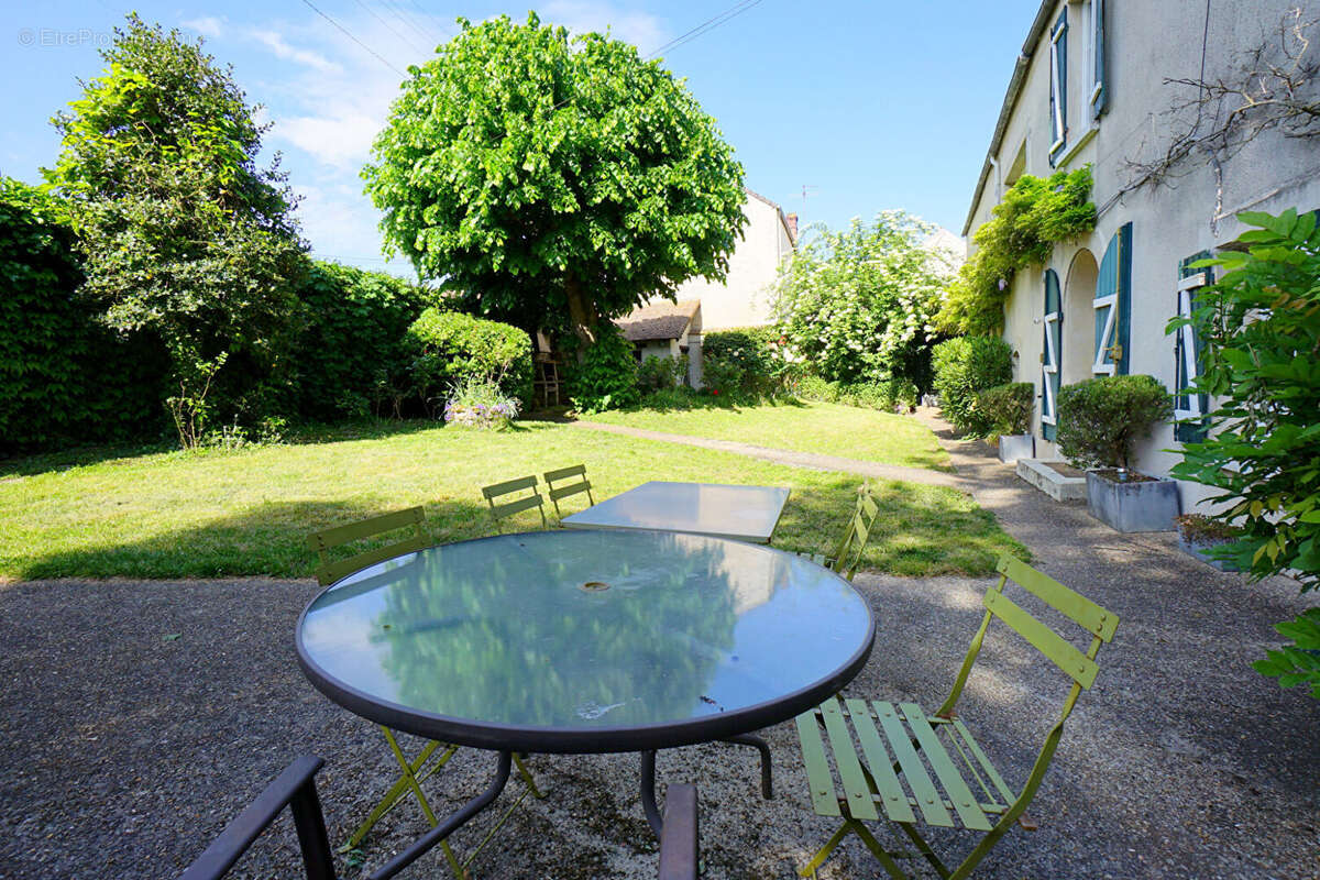 Maison à MEZIERES-SUR-SEINE