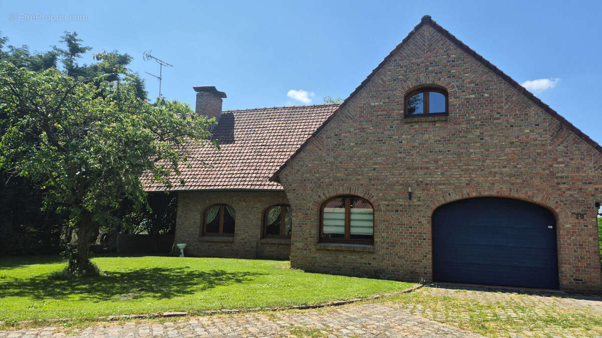 Maison à QUIEVRECHAIN