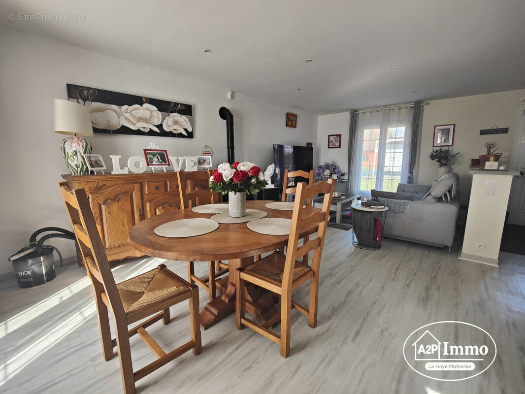 Maison à LA HAYE-MALHERBE
