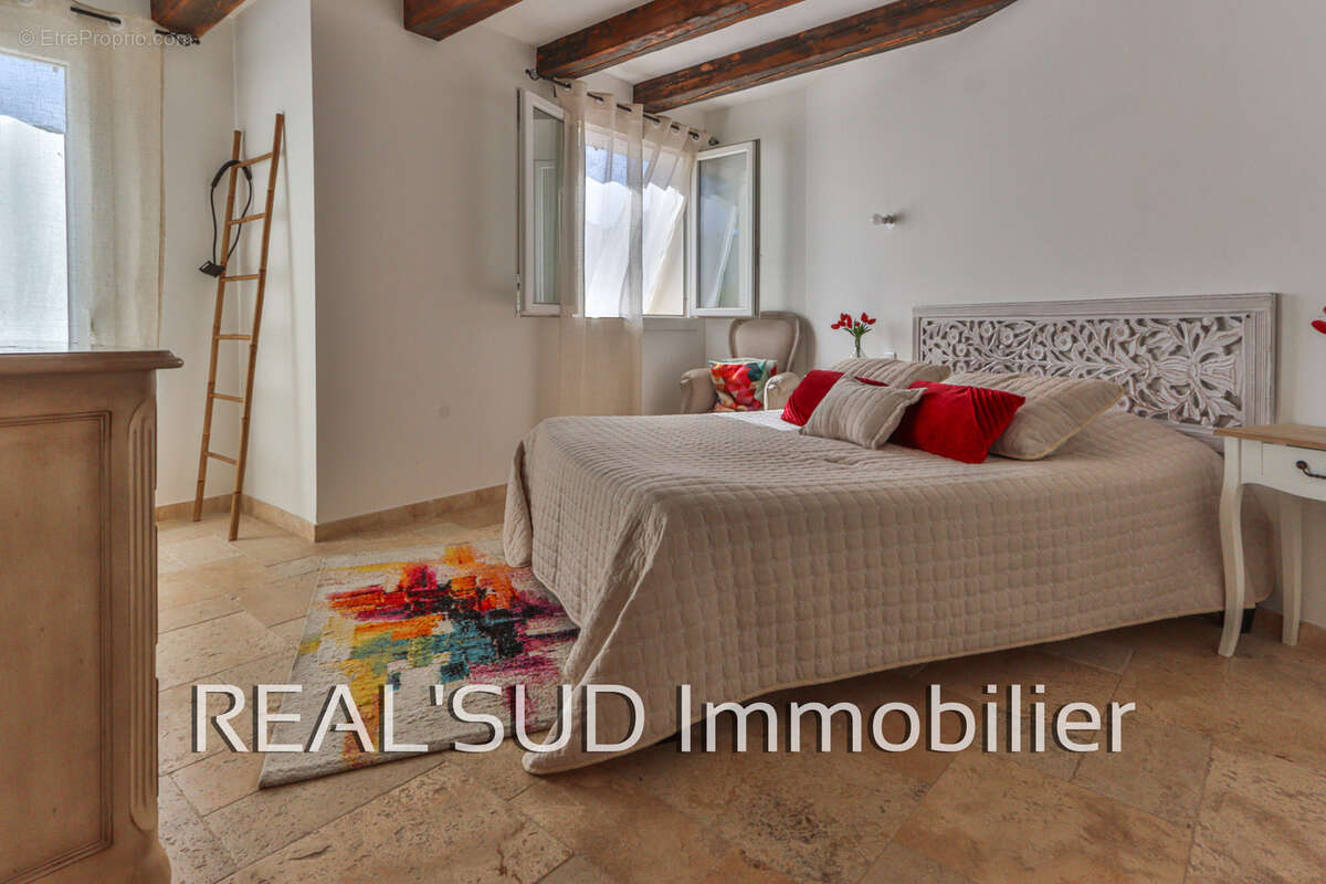 Sormiou, Belle maison 5 pièces lumineuse avec beaucoup de cachet entièrement rénovée - photo 9