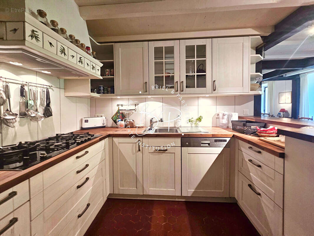 Maison à ENTRECASTEAUX