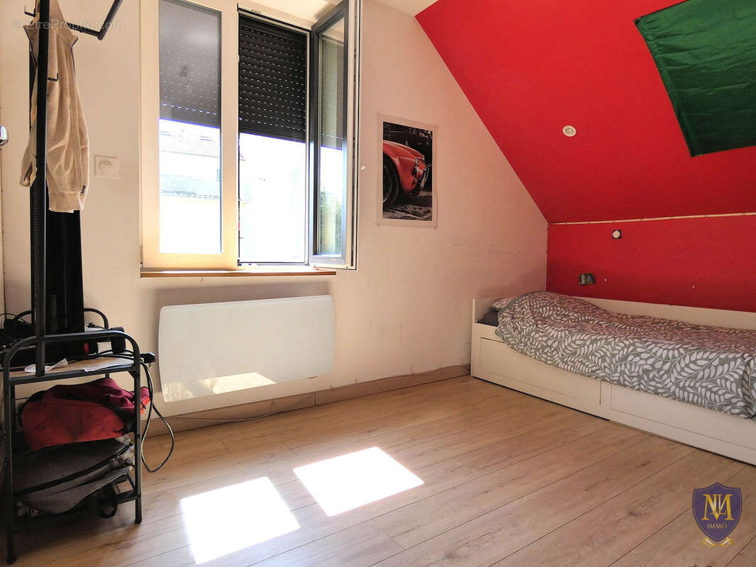 Saint-louis proche centre maison 5 pièces sur 4,20 ares de terrain - photo 7