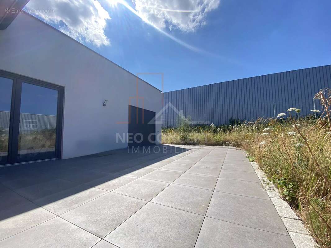 Maison de plain-pied & local professionnel - parcelle 1560 m² - photo 9