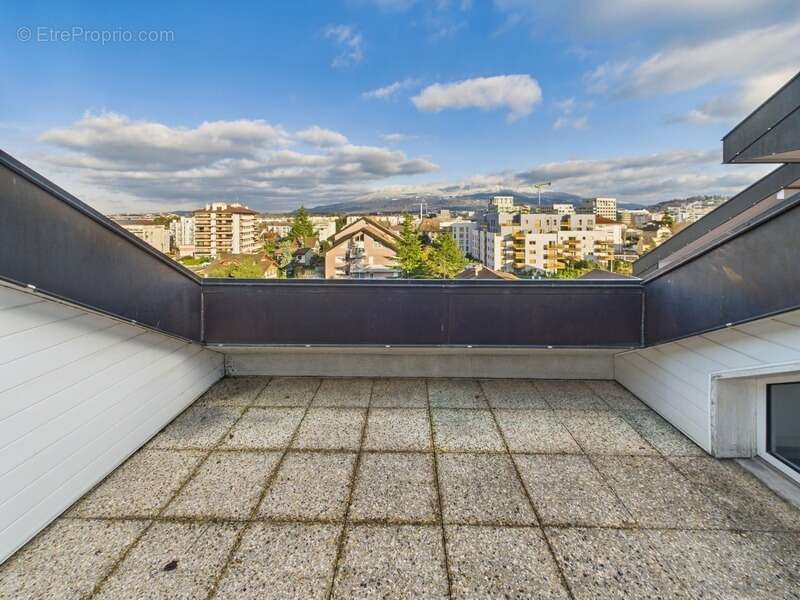 Appartement à AMBILLY