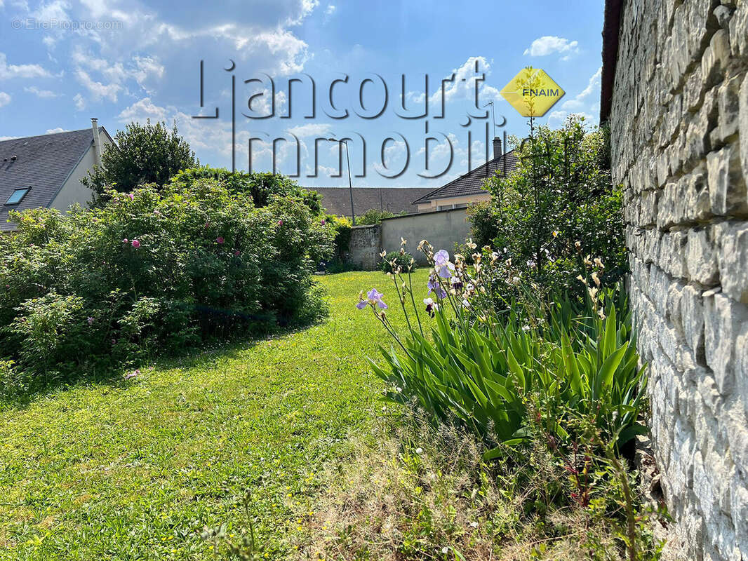 Terrain à LIANCOURT