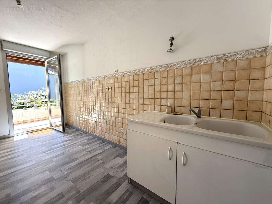 En exclusivité ! Apt T4 de 89 m2 en duplex avec terrasse et garage au centre de Castanet ! - photo 5