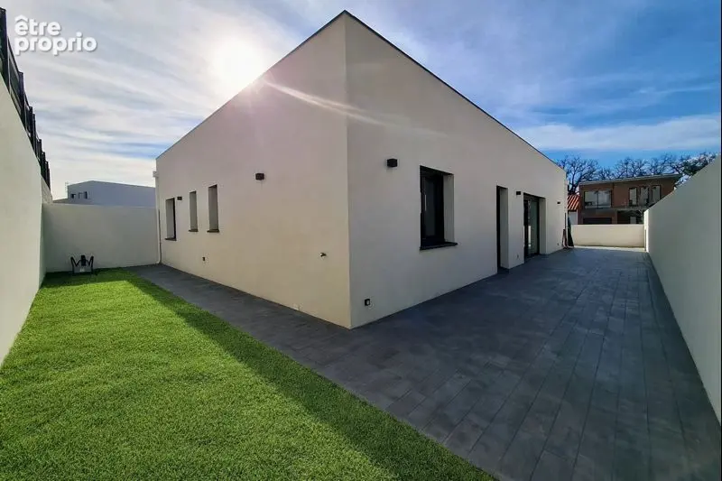 Perpignan, Villa plain pied 3 faces de Type 4 avec garage et jardin - photo 2
