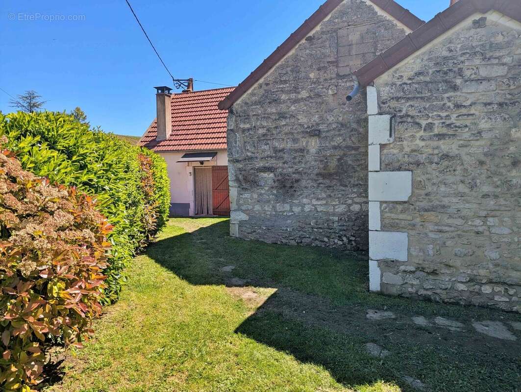 jardinet maison à vendre Sud Auxerre - Maison à MOUFFY
